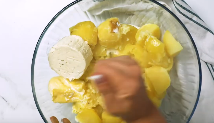 Easy Boursin Mashed Potatoes Recipe