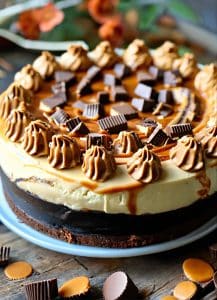 Cheesecake with peanut butter cups
